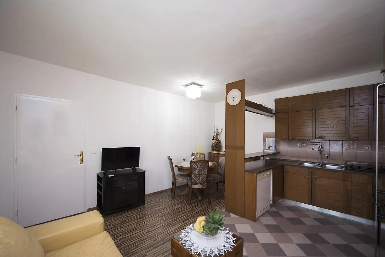 Apartment D&A Split
